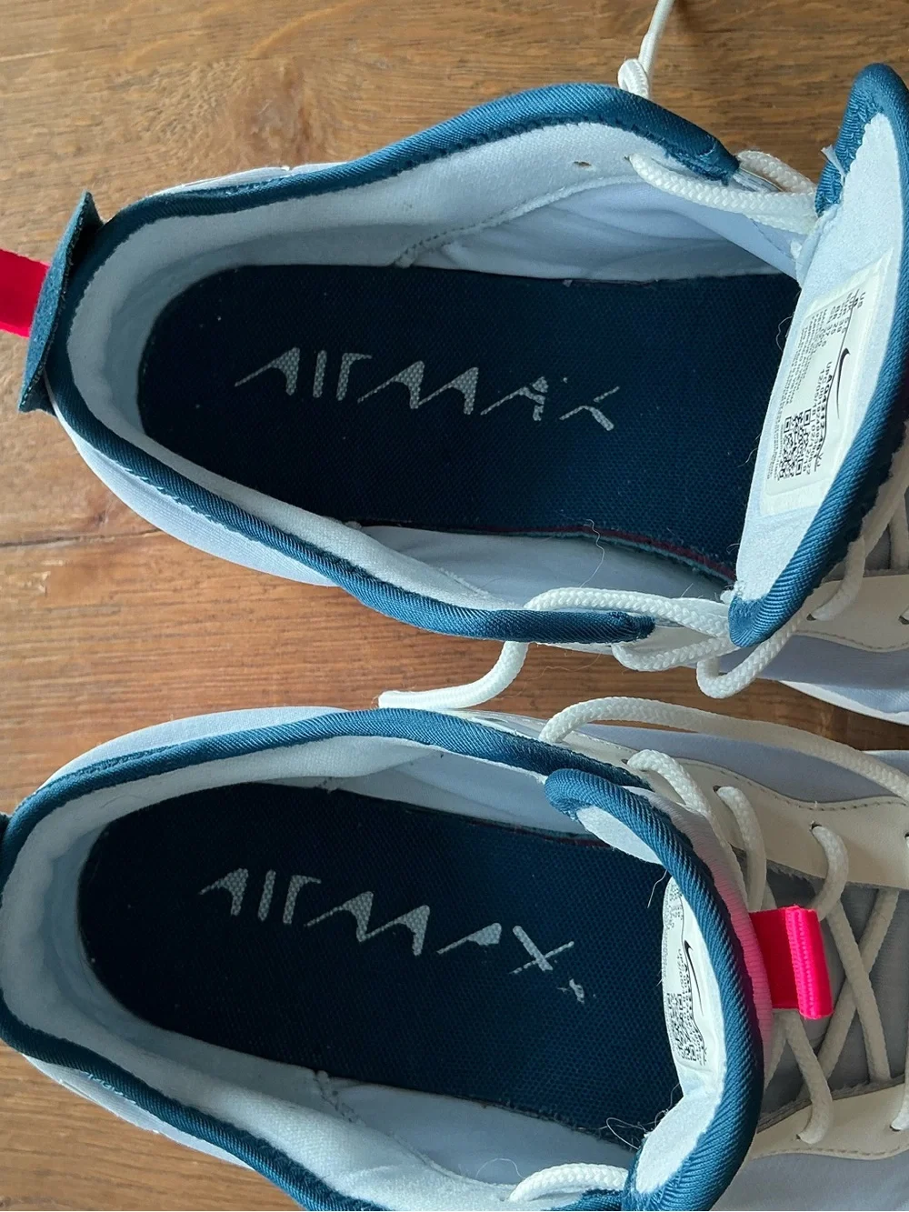 Nike super clean